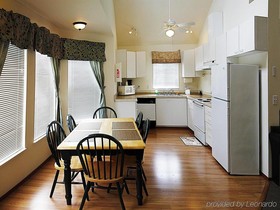 Sunrise Inn Villas & Suites