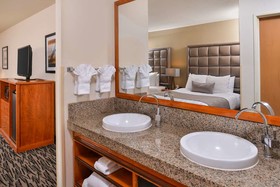 Best Western Plus Mountain View Auburn Inn