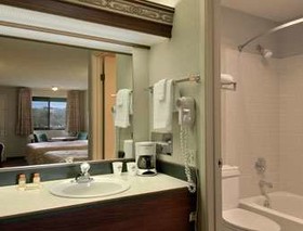 Days Inn by Wyndham Auburn