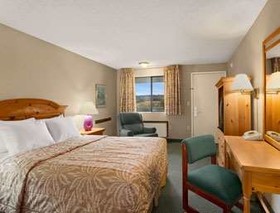 Days Inn by Wyndham Auburn
