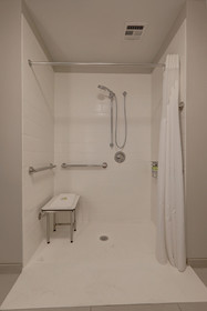 Holiday Inn Express & Suites Auburn Downtown