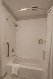 Holiday Inn Express & Suites Auburn Downtown
