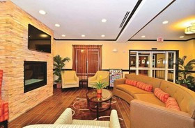 La Quinta Inn & Suites by Wyndham Auburn