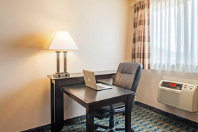 Comfort Inn & Suites Pacific - Auburn
