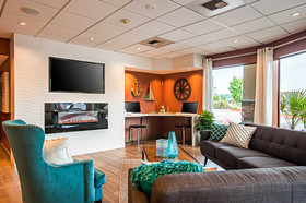 Comfort Inn & Suites Pacific - Auburn