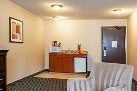 Comfort Inn & Suites Pacific - Auburn