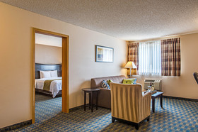 Comfort Inn & Suites Pacific - Auburn