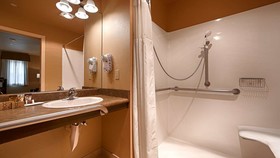 The Marshall Suites