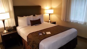The Marshall Suites