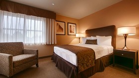 The Marshall Suites