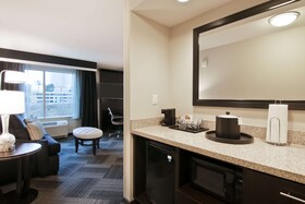 Hampton Inn & Suites Bellevue Downtown Seattle