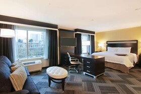 Hampton Inn & Suites Bellevue Downtown Seattle
