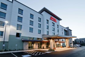Hampton Inn & Suites Bellevue Downtown Seattle
