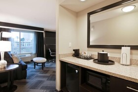 Hampton Inn & Suites Bellevue Downtown Seattle