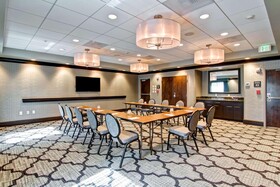 Hampton Inn & Suites Bellevue Downtown Seattle