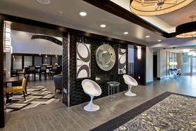 Hampton Inn & Suites Bellevue Downtown Seattle