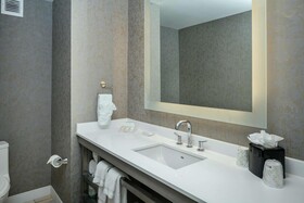 Hilton Garden Inn Seattle Bellevue Downtown