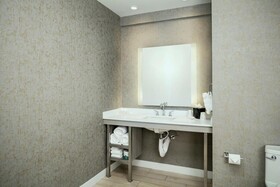 Hilton Garden Inn Seattle Bellevue Downtown