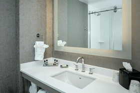 Hilton Garden Inn Seattle Bellevue Downtown