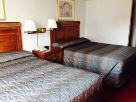 Bay City Motor Inn