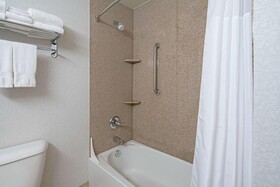 Hampton Inn & Suites Bremerton