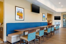 Comfort Suites Burlington Near I-5