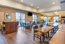 Comfort Suites Burlington Near I-5