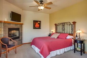 Cascade Valley Inn