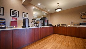 Best Western Plus Park Place Inn & Suites