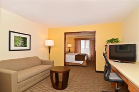 Best Western Plus Park Place Inn & Suites