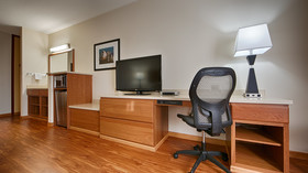 Best Western Plus Park Place Inn & Suites