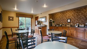 RiverTree Inn & Suites