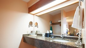 RiverTree Inn & Suites