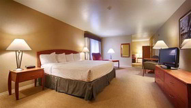 RiverTree Inn & Suites