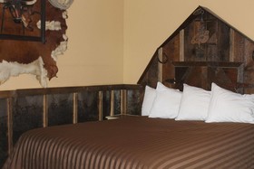 Black Bear Motel