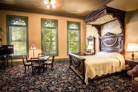 The Weinhard Hotel