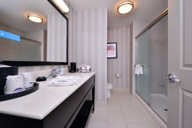 Hampton Inn & Suites DuPont