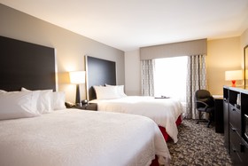 Hampton Inn & Suites DuPont