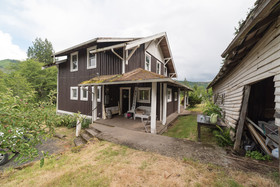 Mount Rainier Valley Ranch