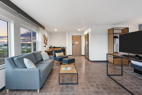 Hotel Indigo Everett Waterfront Place