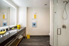 Hotel Indigo Everett Waterfront Place