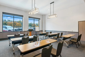 Hotel Indigo Everett Waterfront Place
