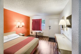 Motel 6 Everett South