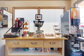 Travelodge by Wyndham Everett City Center