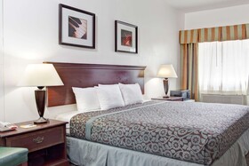 Days Inn by Wyndham Federal Way