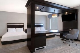 Hampton Inn & Suites Seattle/Federal Way