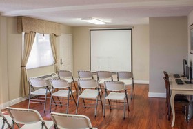 Rodeway Inn & Suites