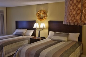 Harbor Inn