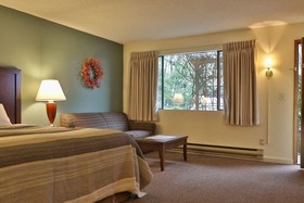 Harbor Inn