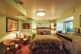 Hillside House Bed & Breakfast